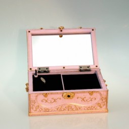Jewelry suitcase in pink